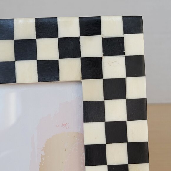 Shaila Anant Black White Check Bone Inlay and Wood Checkered Picture Frame 4 x 6 - Picture 8 of 15